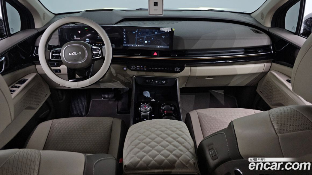Kia Carnival 9-Seater Hi Limousine, 2024
