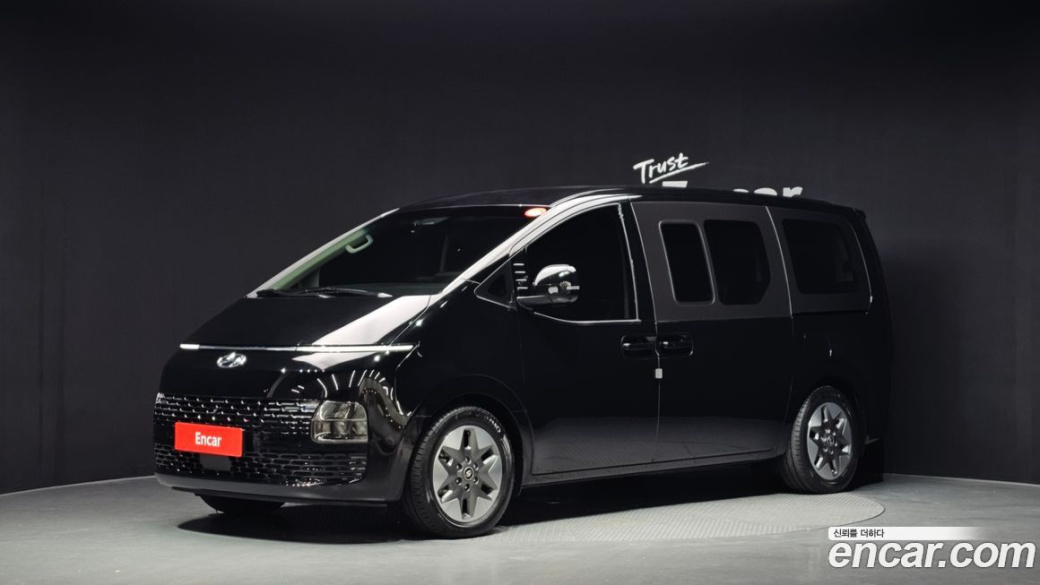Hyundai Staria Tourer 11-Seater, 2023