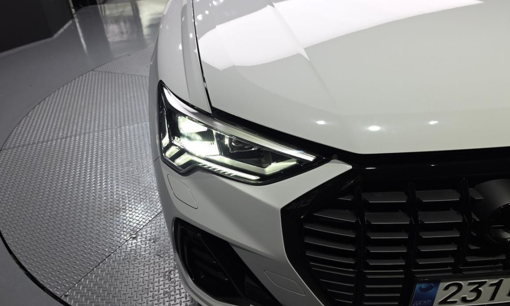 Audi Q3 35 TDI Premium, 2025