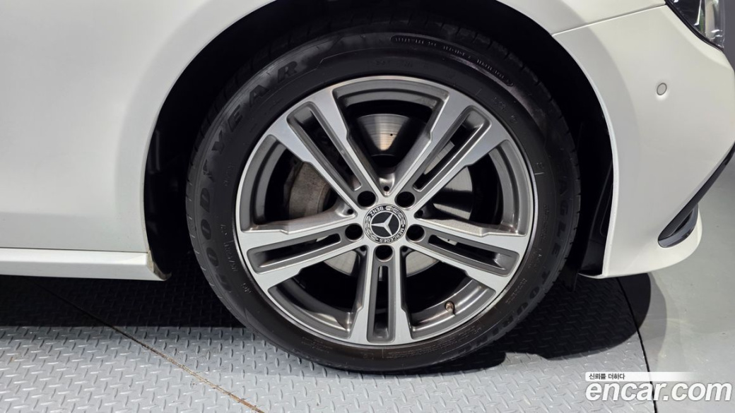 Mercedes-Benz E-Class E350 4MATIC Avantgarde, 2022