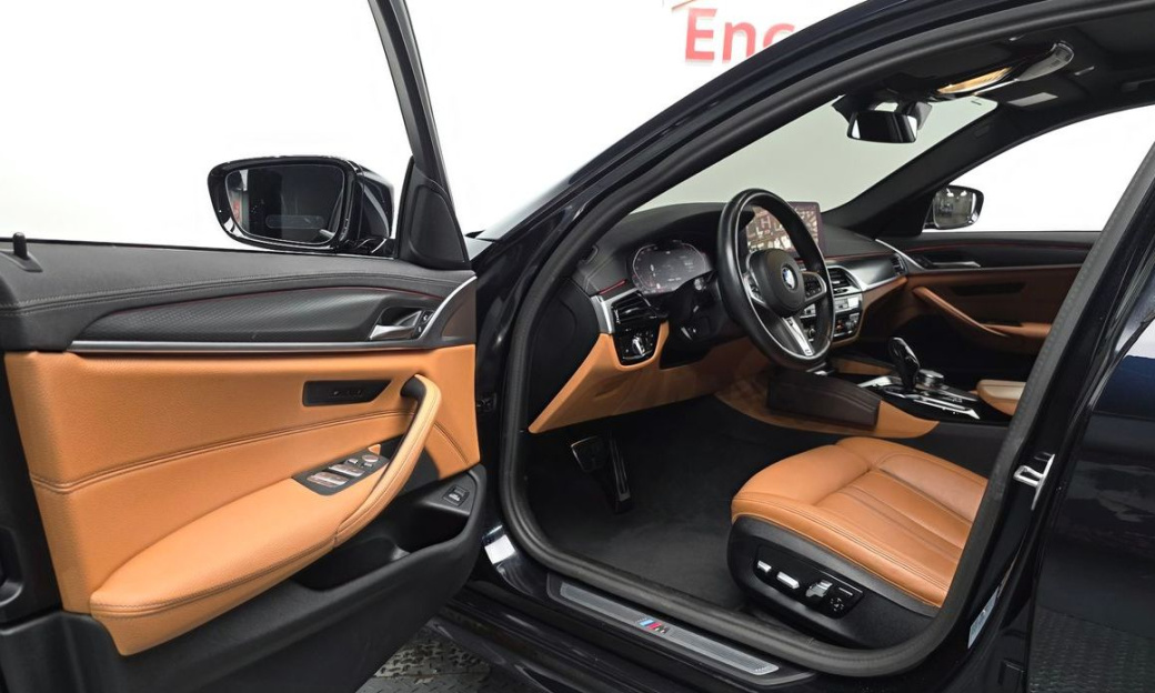 BMW 5-Series 520i M Sport, 2023