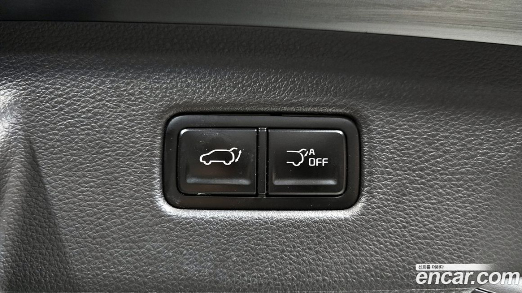Kia Carnival 9-Seater Gravity, 2025