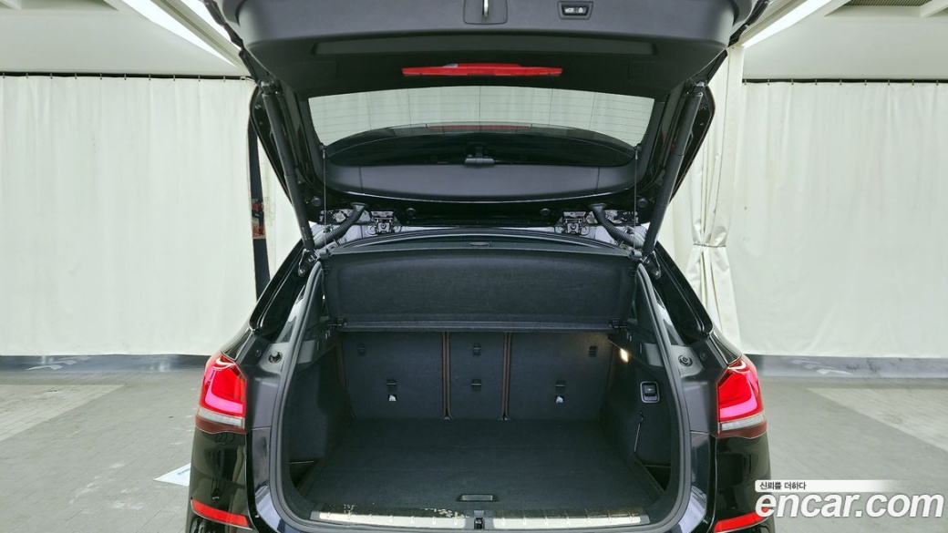 BMW X1 xDrive 20i M Sport, 2022