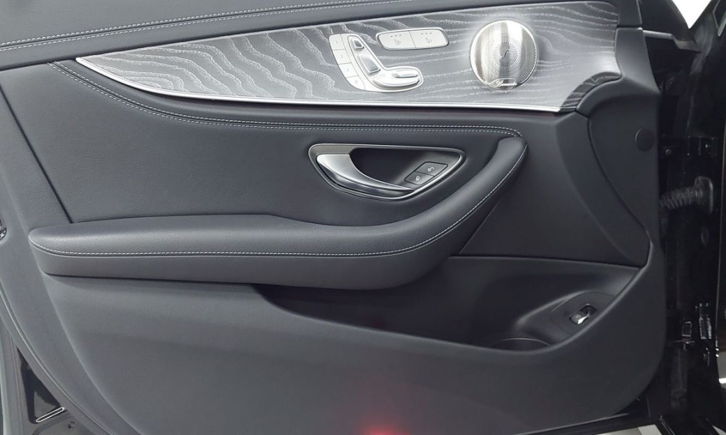 Mercedes-Benz E-Class E350 4MATIC AMG Line, 2022
