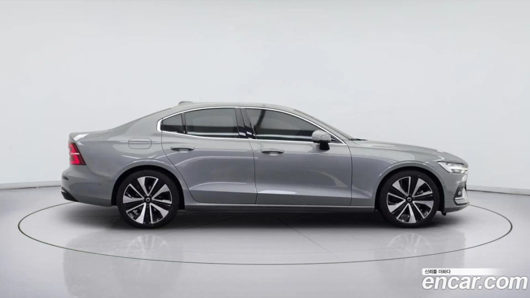 Volvo S60 B5 Ultimate Bright, 2024