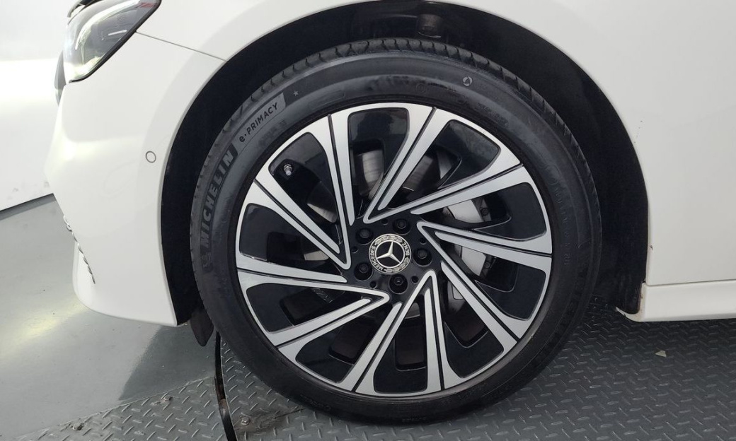 Mercedes-Benz E-Class E300 4MATIC Exclusive, 2024