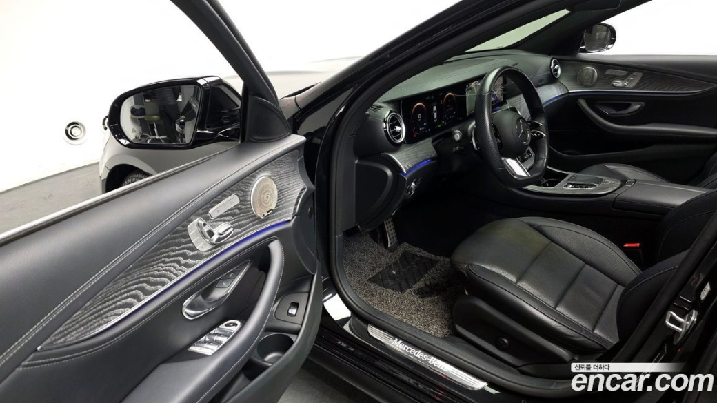 Mercedes-Benz E-Class E350 4MATIC AMG Line, 2022