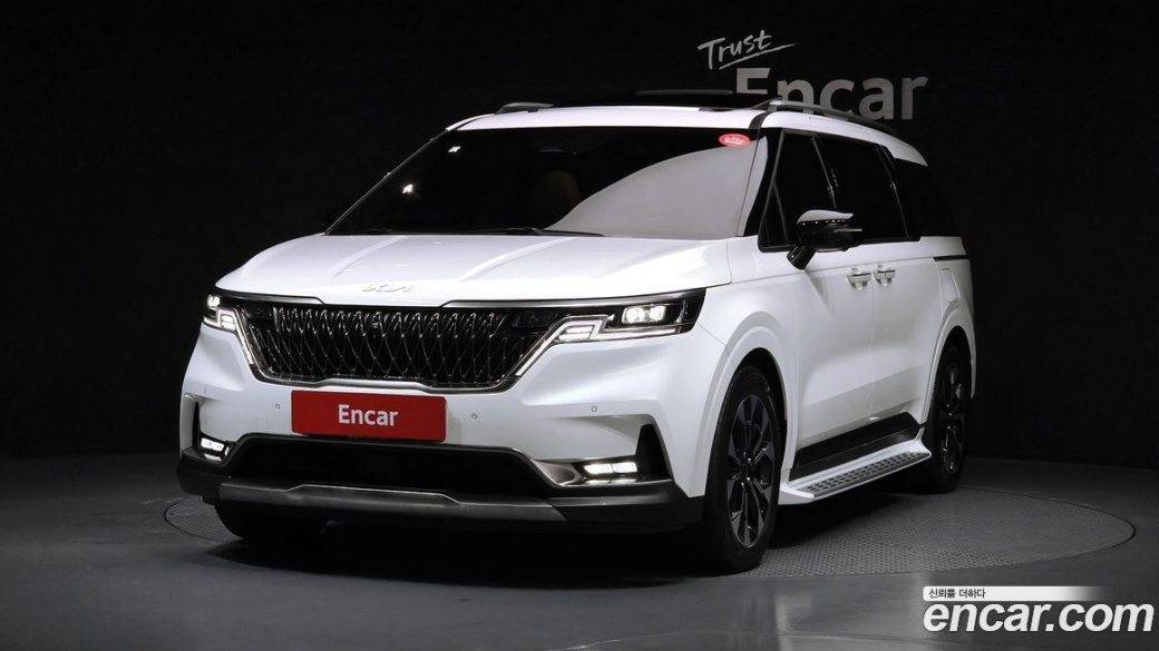 Kia Carnival 7-Seater Outdoor, 2023