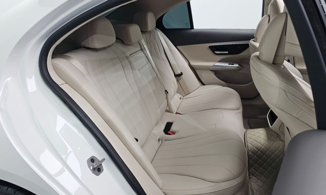 Mercedes-Benz E-Class E220d 4MATIC Exclusive, 2024