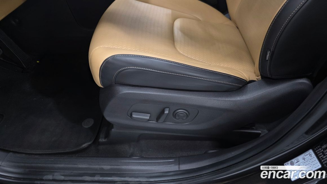 Kia Carnival 9-Seater Signature, 2022