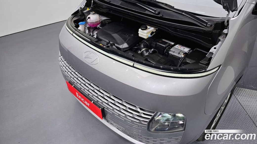 Hyundai Staria Cargo 5-Seater, 2025