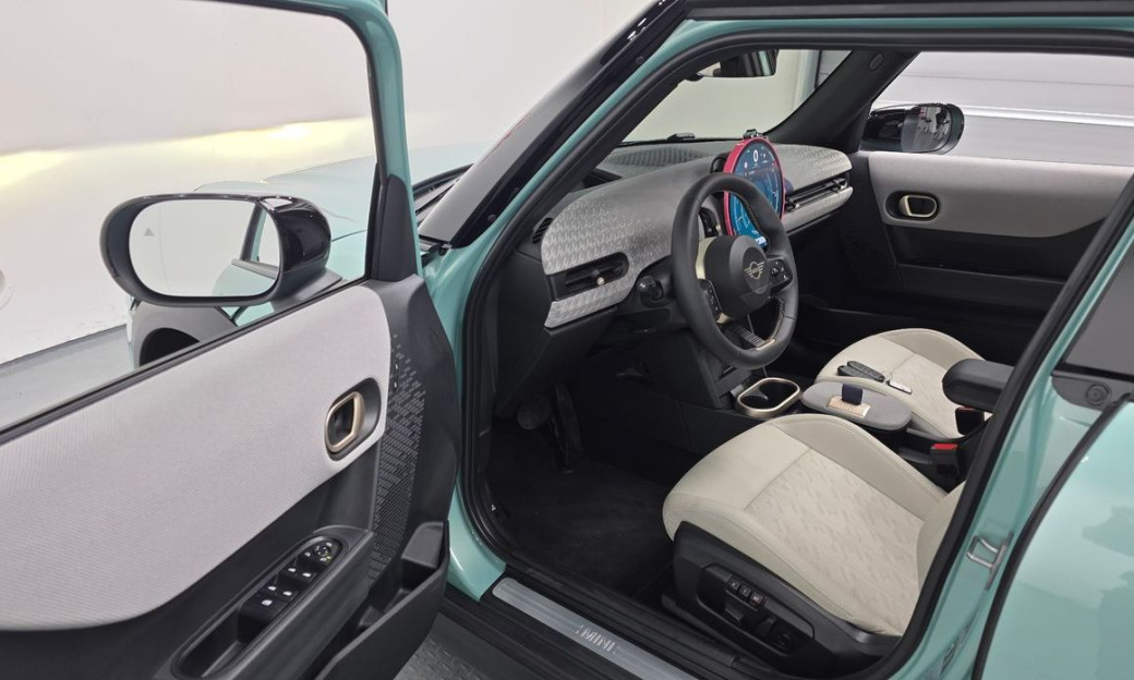 Mini Cooper 5 Door Favoured, 2025