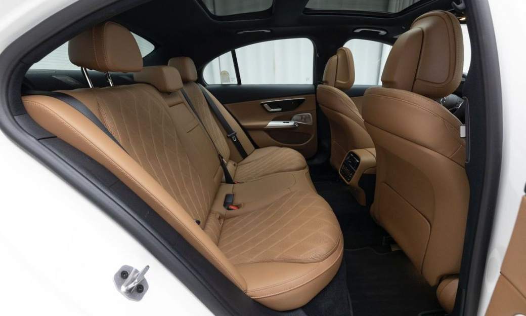 Mercedes-Benz E-Class E450 4MATIC Exclusive, 2025