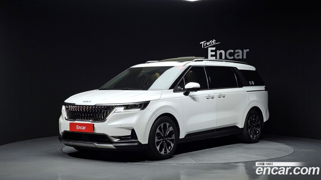 Kia Carnival 7-Seater Signature, 2023