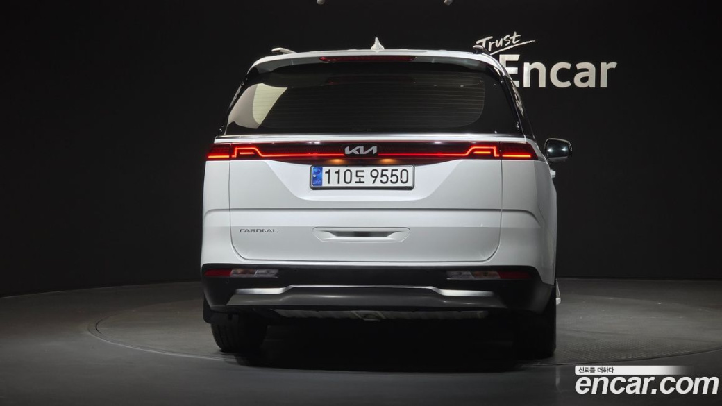 Kia Carnival 9-Seater Signature, 2023