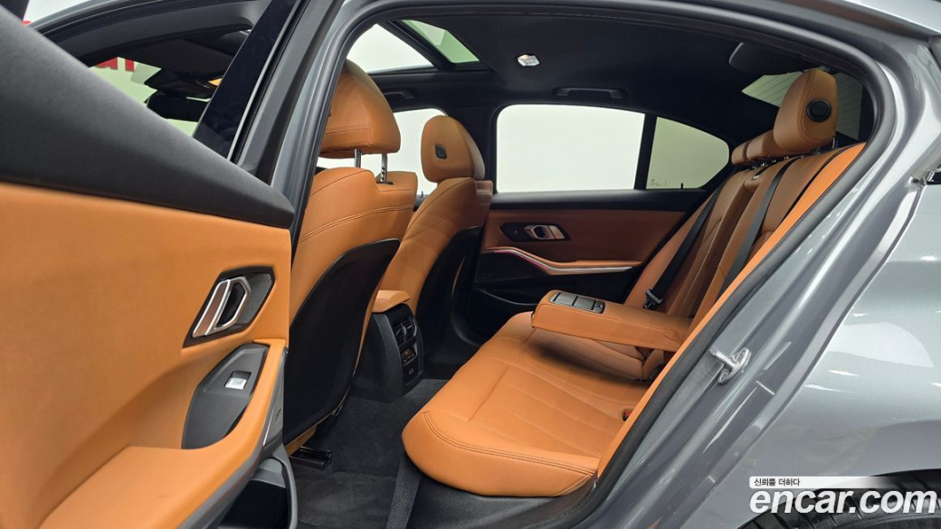 BMW 3-Series 320i M Sport, 2024