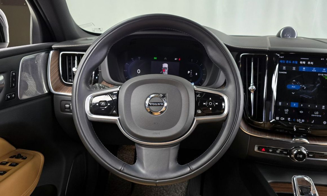 Volvo XC60 B5 Inscription, 2022