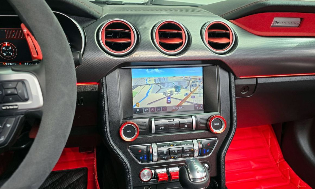 Ford Mustang Convertible, 2021