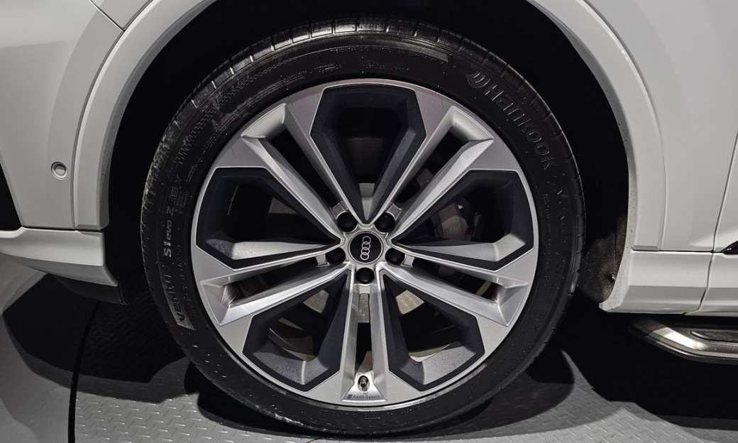 Audi Q7 55 TFSI Quattro Premium, 2022