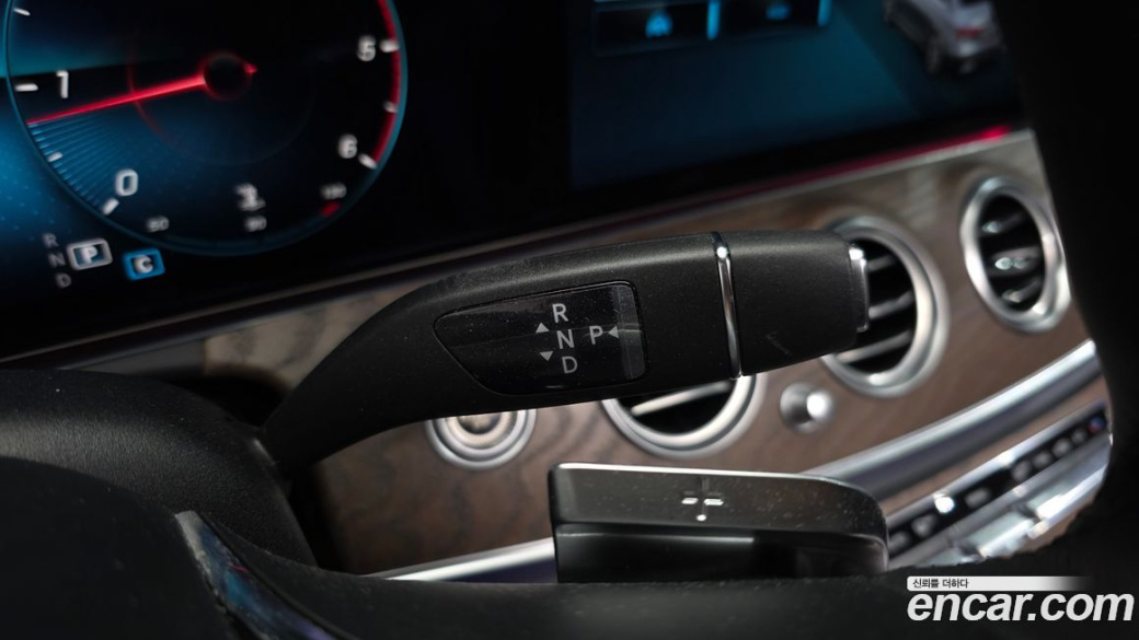 Mercedes-Benz E-Class E220d 4MATIC Exclusive, 2022