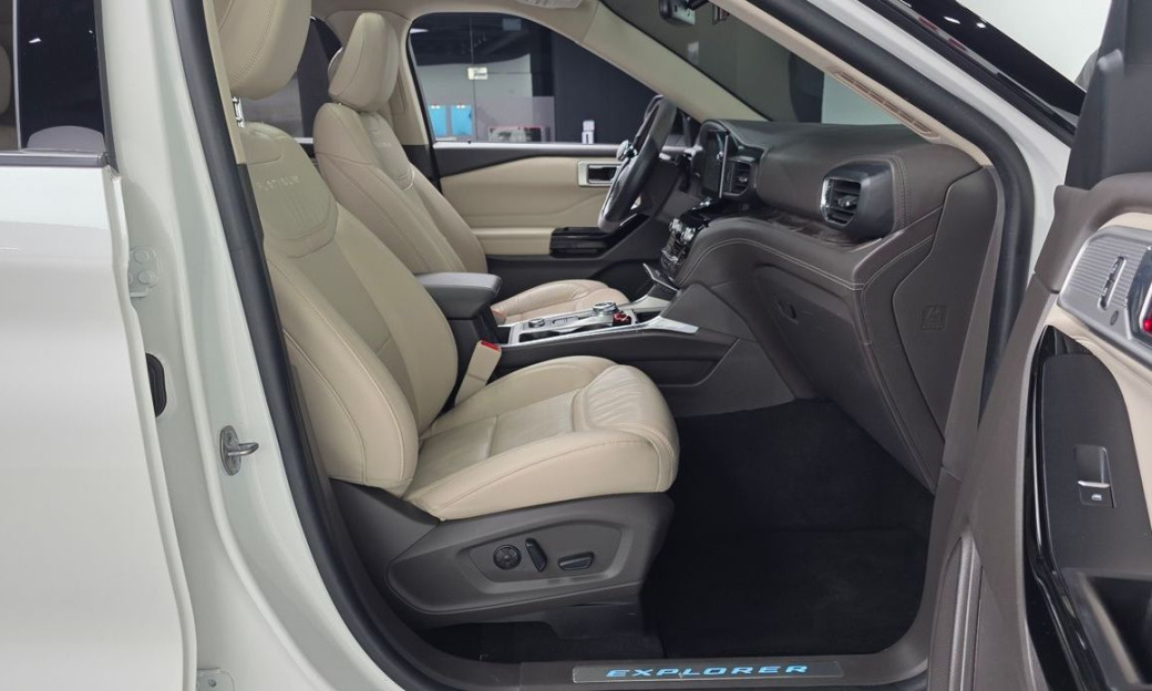 Ford Explorer 3.0 Platinum 4WD, 2022