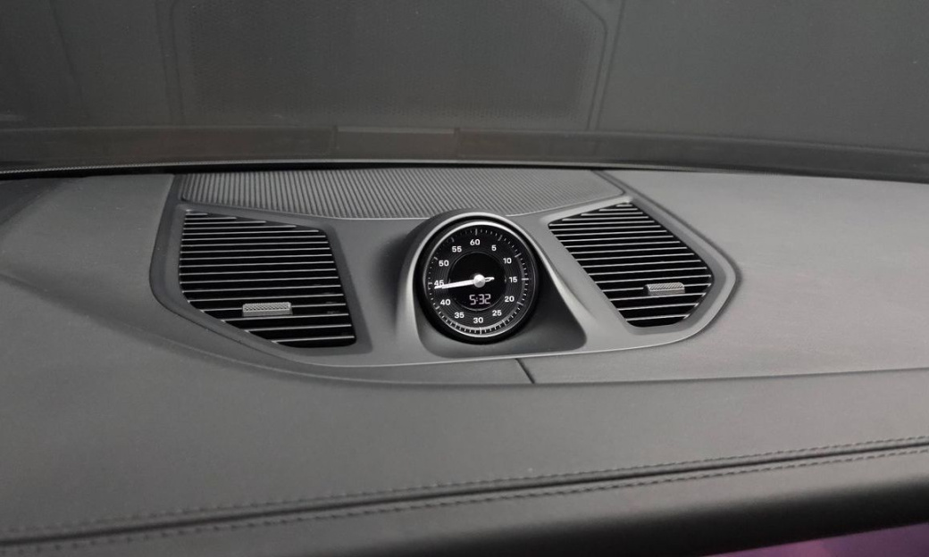 Porsche Cayenne 3.0, 2024