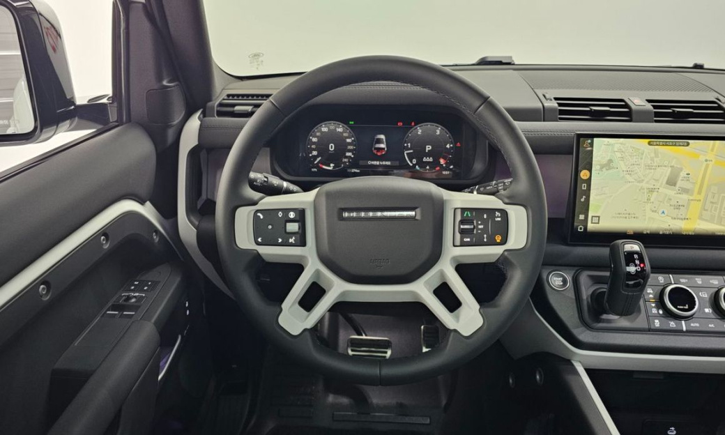 Land Rover Defender 90 D250 X-Dynamic SE, 2025