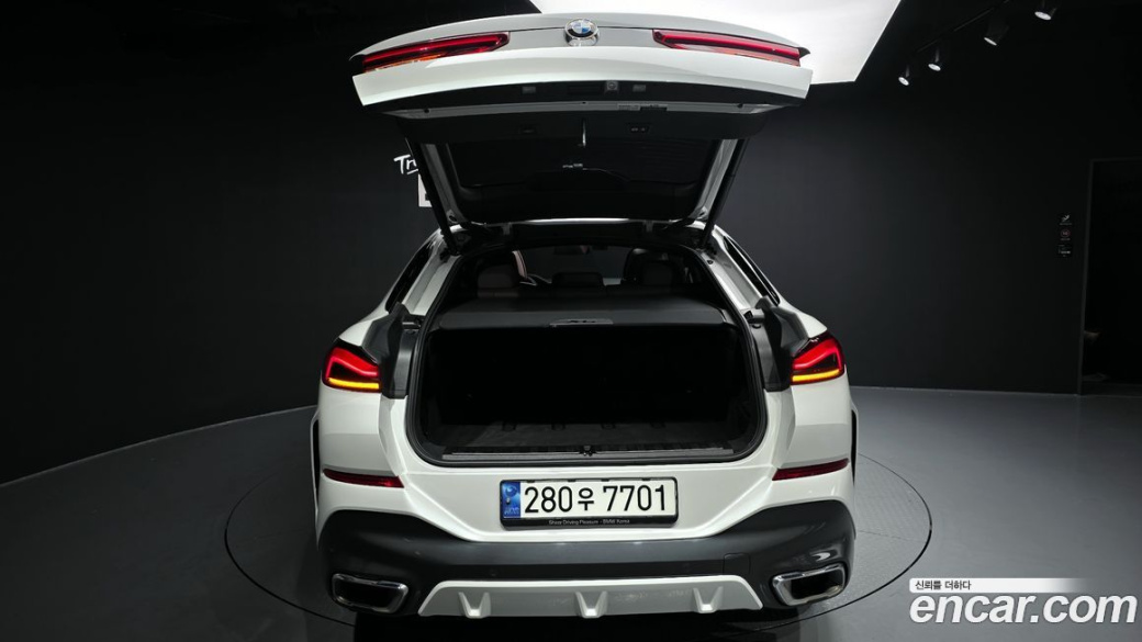 BMW X6 xDrive40i M Sport, 2023