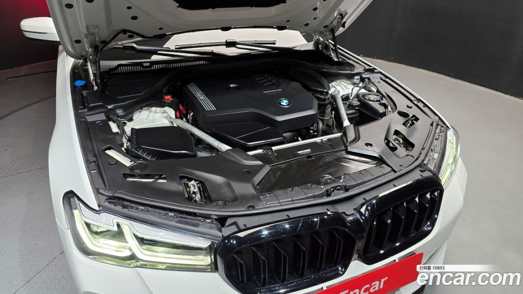 BMW 5-Series 520i M Sport, 2023