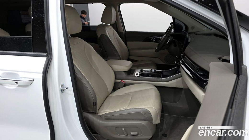 Kia Carnival 7-Seater Signature, 2024