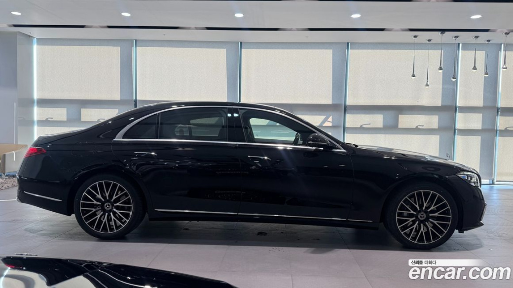 Mercedes-Benz S-Class S580L 4MATIC, 2025