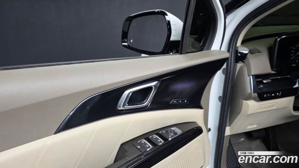 Kia Carnival 7-Seater Hi-Limousine, 2022
