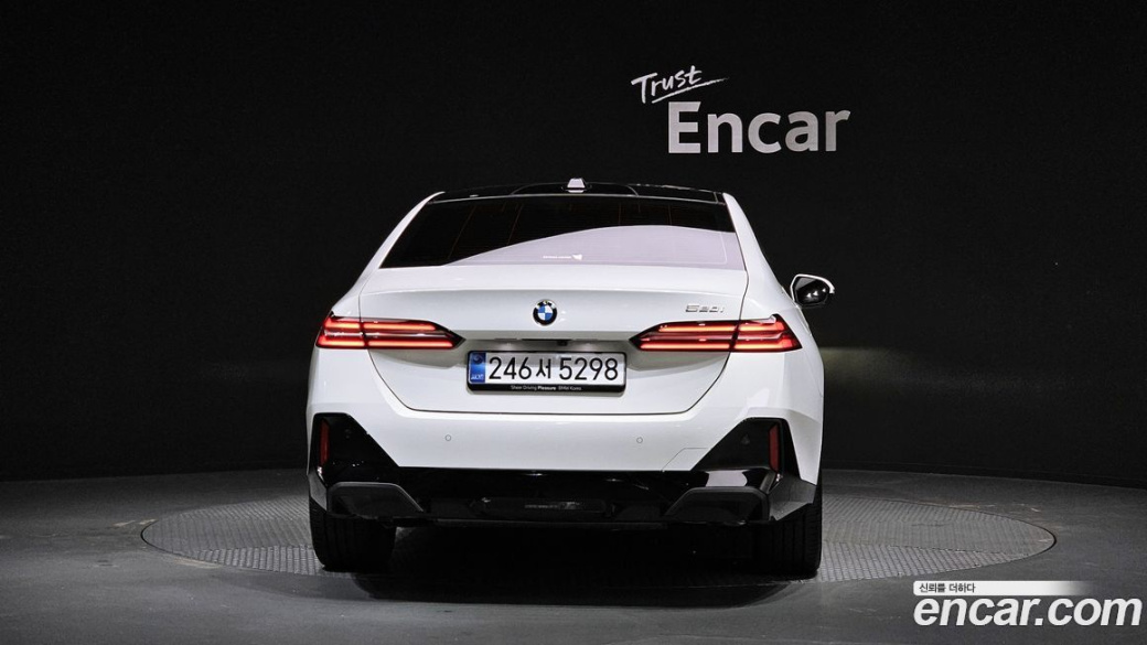 BMW 5-Series 520i M Sport, 2025