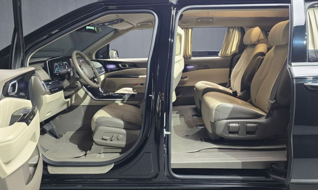 Kia Carnival 7-Seater Hi-Limousine, 2023