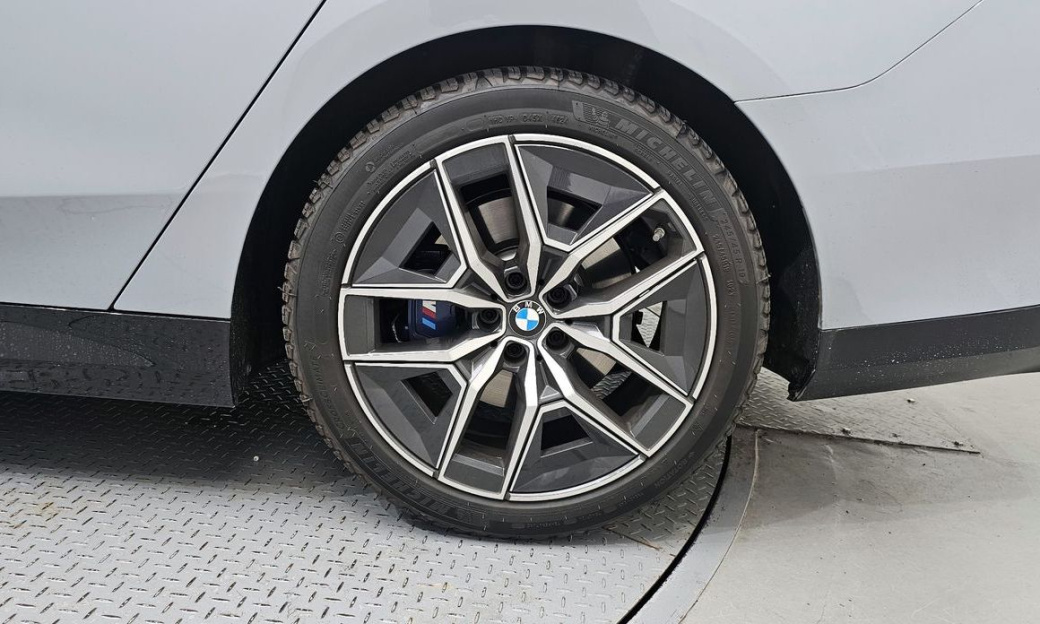 BMW 5-Series 520i M Sport, 2025