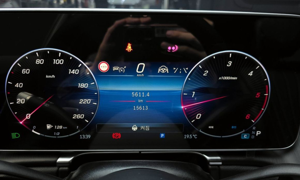 Mercedes-Benz S-Class S350 d 4MATIC, 2025