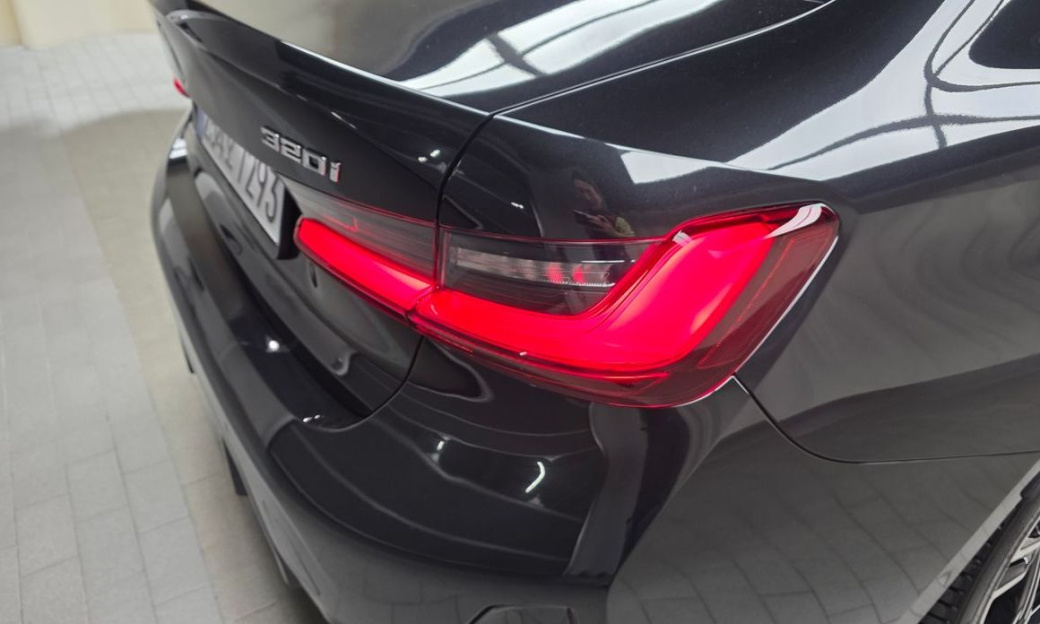 BMW 3-Series 320i M Sport, 2025