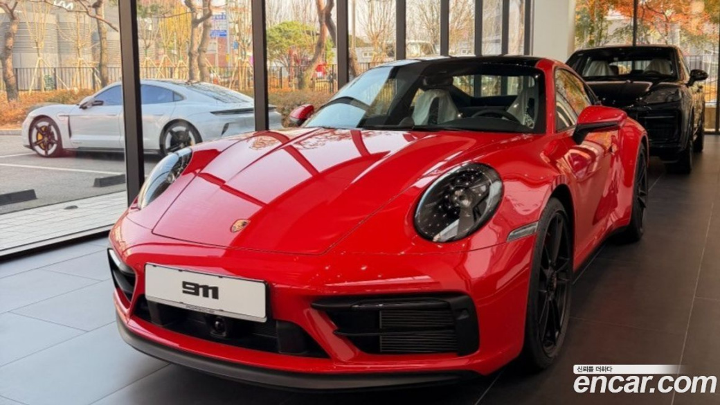 Porsche 911 Carrera GTS, 2024