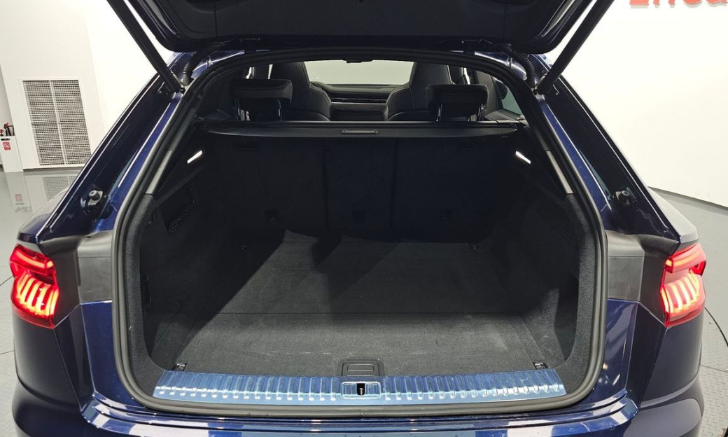 Audi Q8 55 TFSI Quattro Premium, 2022