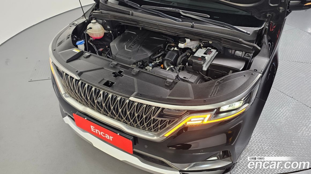 Kia Carnival 9-Seater Hi-Limousine, 2023