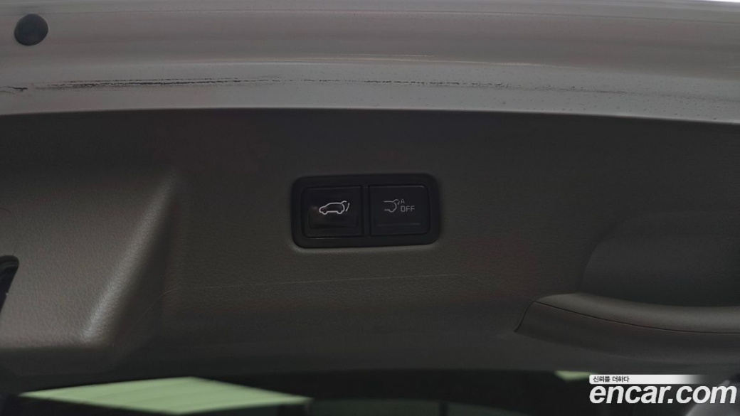 Kia Carnival 9-Seater Signature, 2024