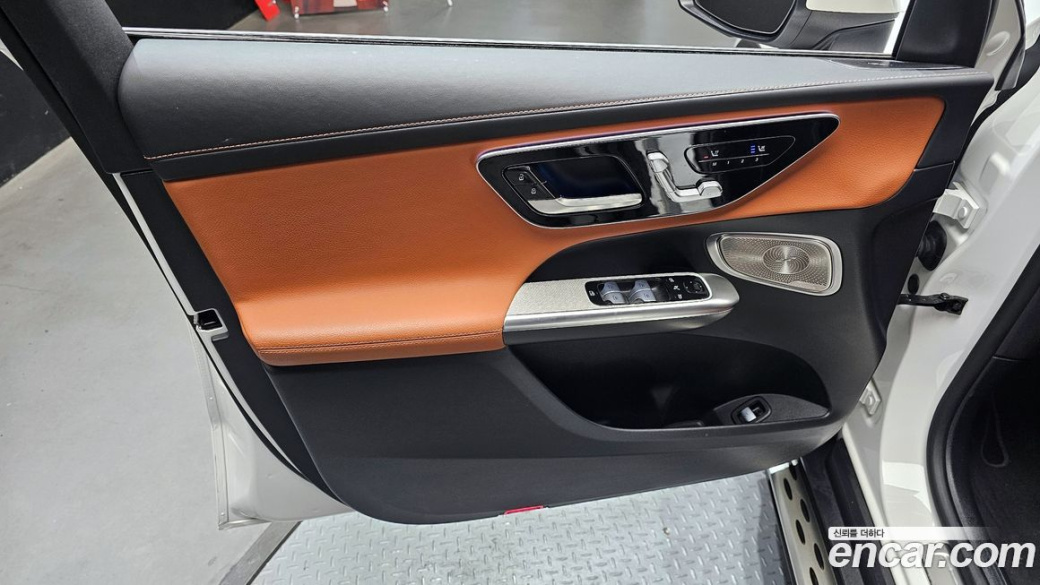 Mercedes-Benz GLC-Class GLC300 4MATIC AMG Line, 2024