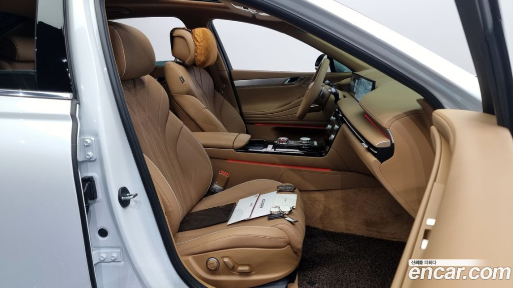 Genesis G80 Gasoline 2.5 Turbo AWD, 2025