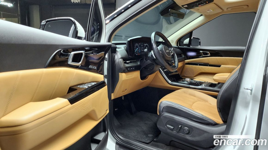 Kia Carnival 9-Seater Signature, 2023