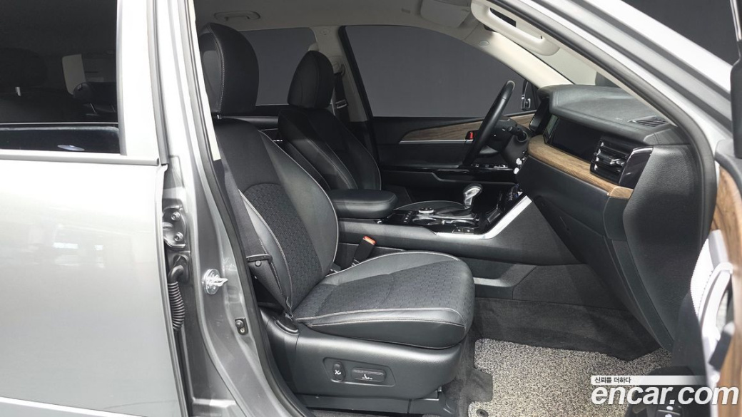 Kia Mohave Diesel 3.0 4WD 5-Seater, 2023