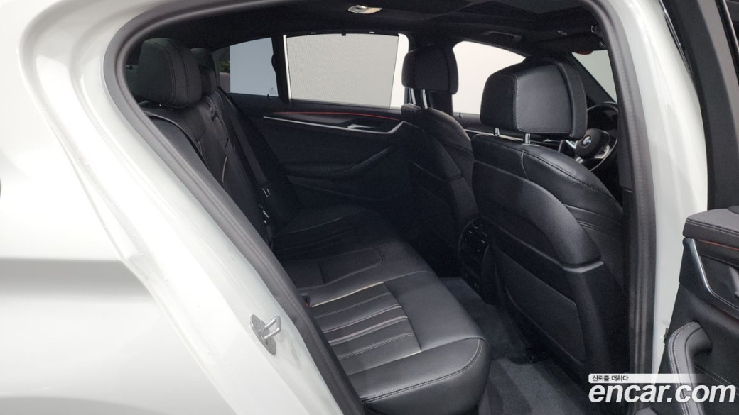 BMW 5-Series 520i M Sport, 2023