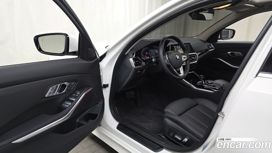 BMW 3-Series 320i, 2022
