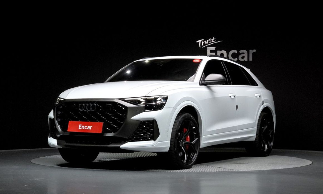 Audi RSQ8 4.0 TFSI Quattro Performance, 2025