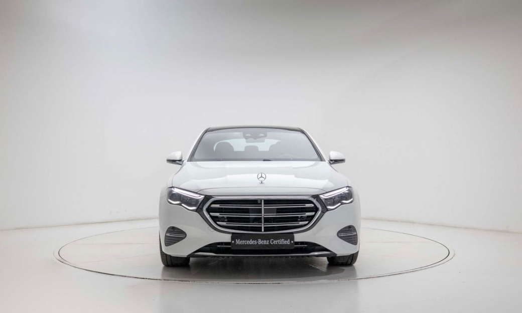Mercedes-Benz E-Class E300 4MATIC Exclusive, 2025