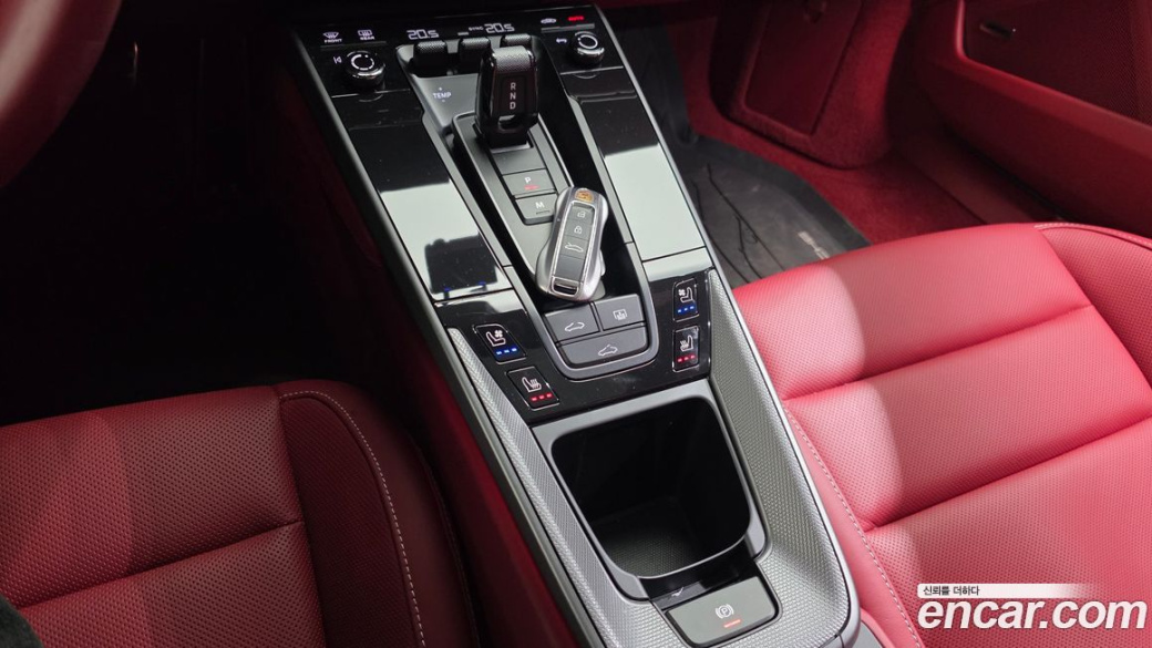 Porsche 911 Carrera, 2024